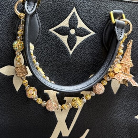 STUNNING LV Fashion Tote! BLACK Embossed MM Size with LV magnetic box and bag! - Picture 5 of 10